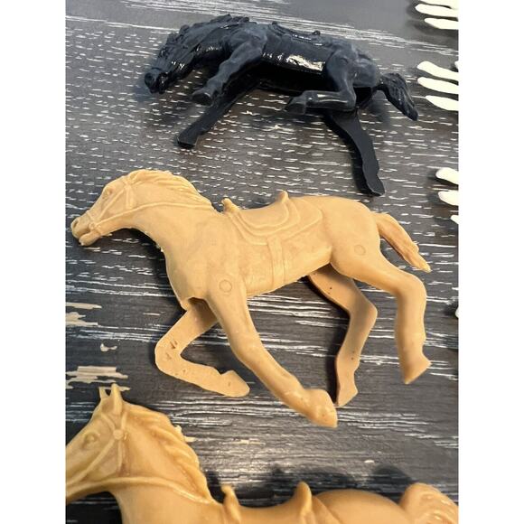 Plastic Western Cowboys Indians Horses And Fences, 100 Piece Lot Unbranded - Picture 15 of 16
